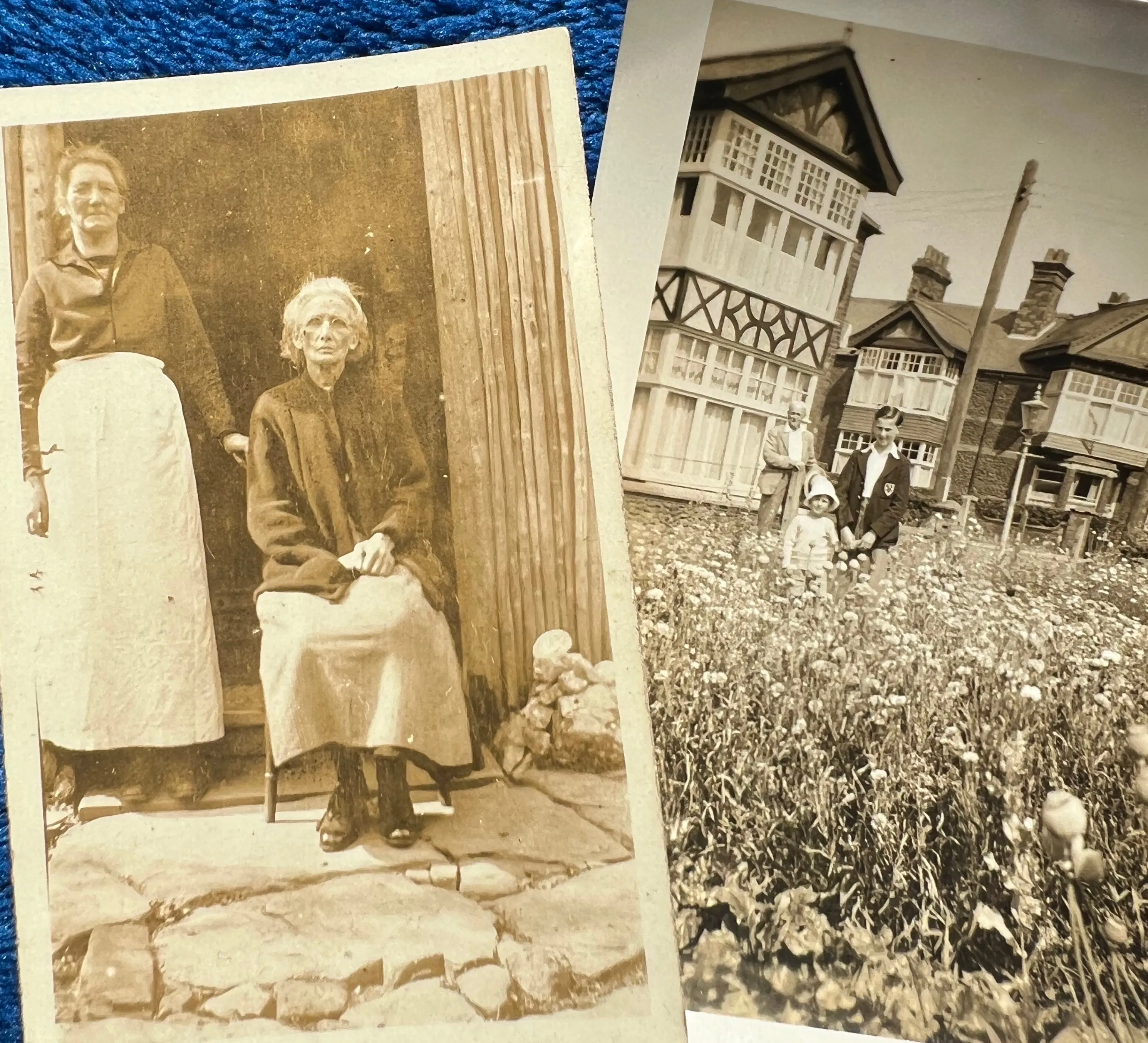 10 Photos from the 1900s - 1940s of People Outside Their Houses (E20))