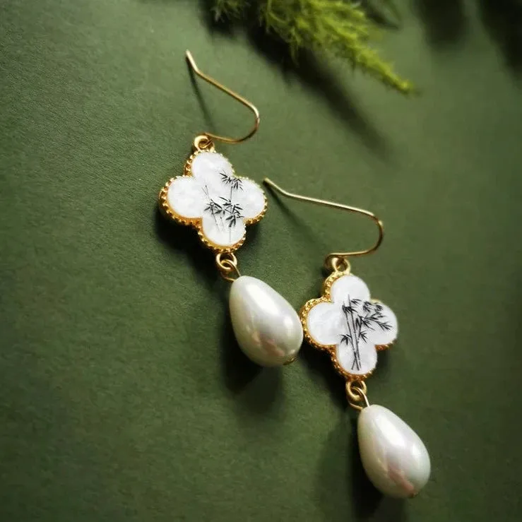 Dangle Earrings: Ice Clover